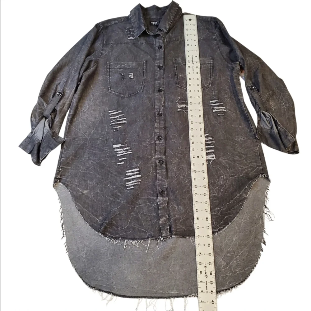 Thrill Jeans Distressed Shirt Women's Size 2X Black Dark Wash Hi Low Raw Hem - Picture 8 of 13